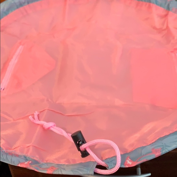 Drawstring makeup holder - Picture 3 of 7